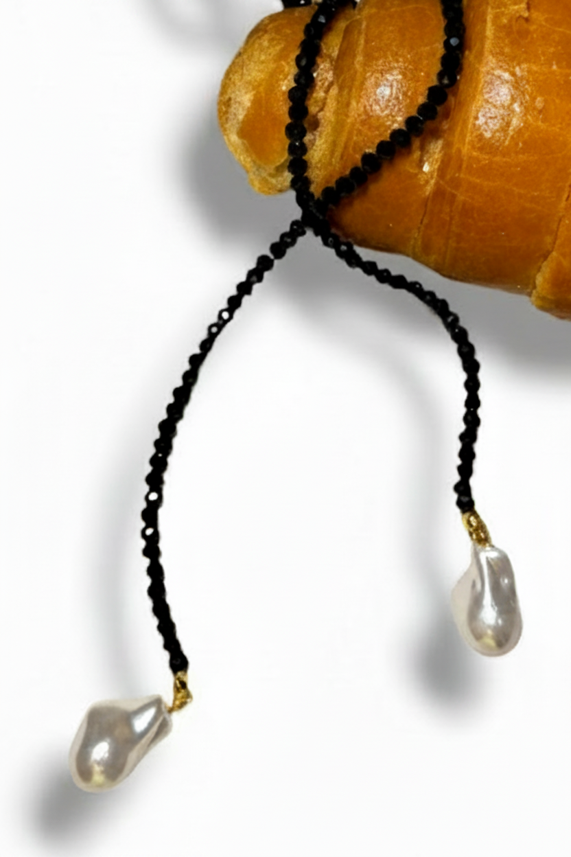 Collar Black Coffee